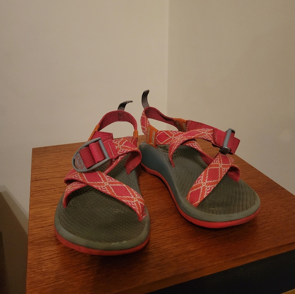 Chacos girls 13